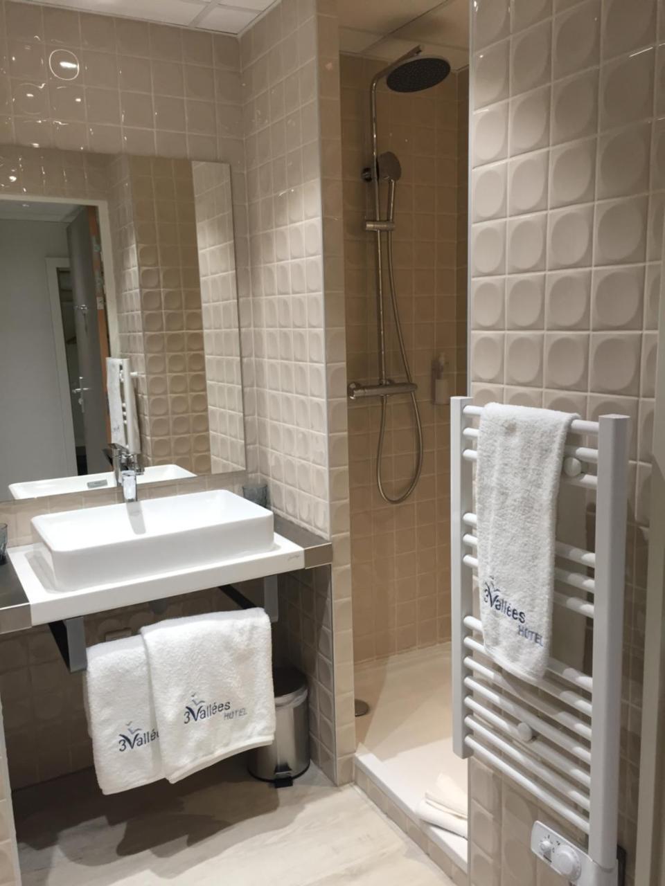 Hotel Les 3 Vallees Саран Екстериор снимка