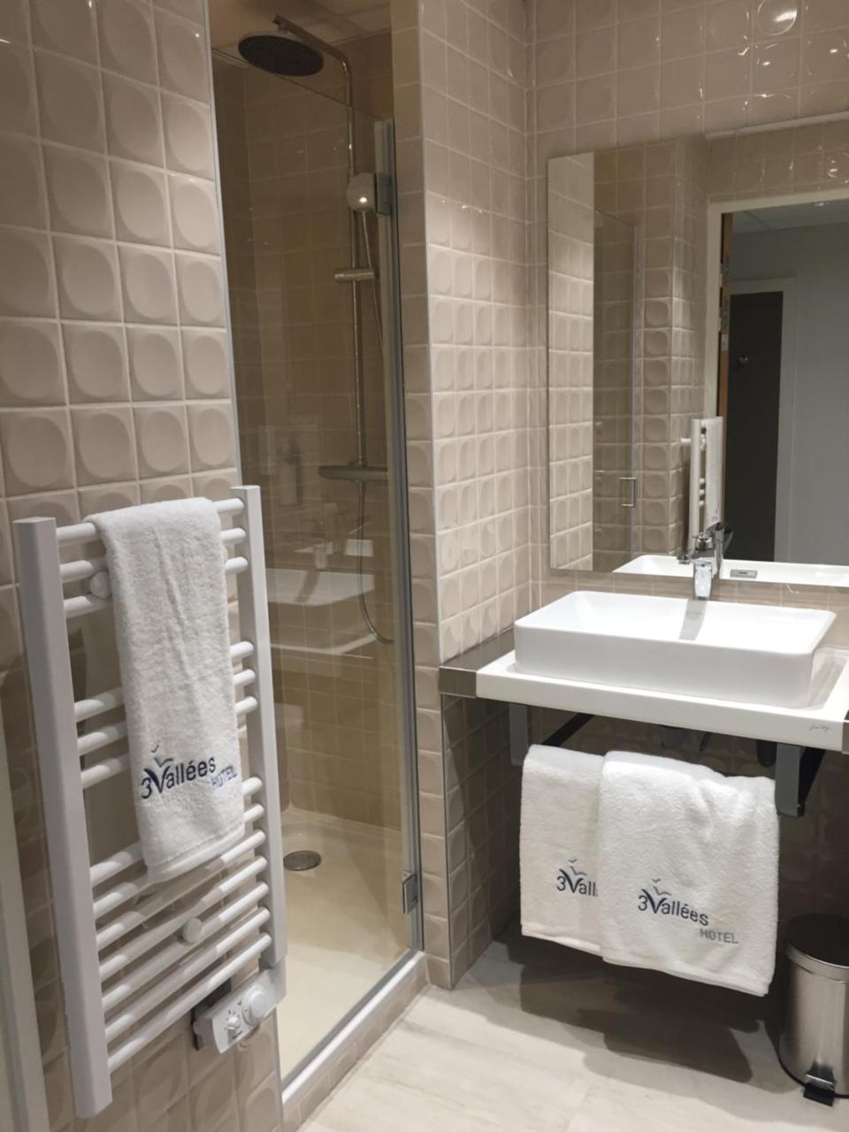 Hotel Les 3 Vallees Саран Екстериор снимка